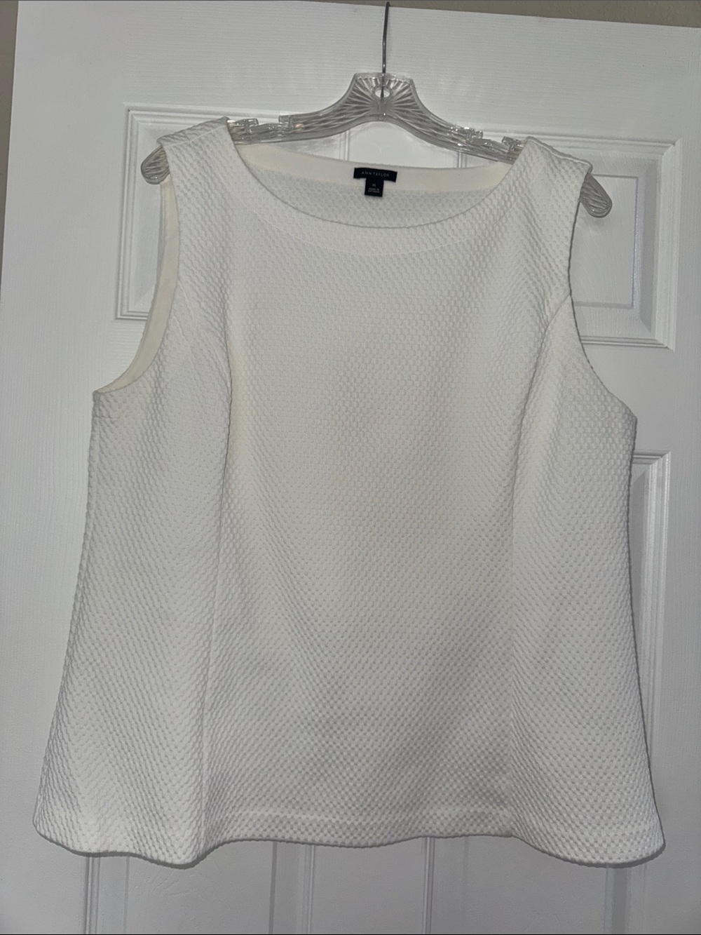 Ann Taylor Cream Textured Sleeveless Shell Tank Size XL